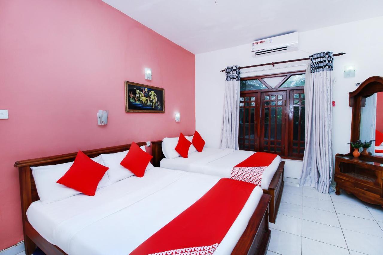 Hotel By The C Uswetakeiyawa Oda fotoğraf